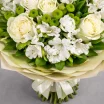 Белые розы с эустомами - Летний каприз 2